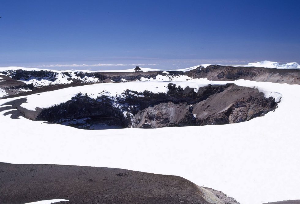 Mount_Kilimanjaro_the_Crater_01